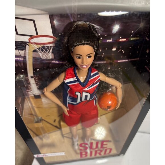 Barbie Signature Sue Bird Basketball Doll In Red & Blue Jersey Orig Shipping Box - Picture 3 of 9